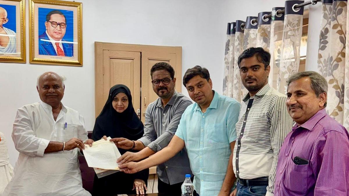 10258 22 12 2025 19 7 30 1 KLB KKCCI MEMORANDUM TEXTILE MINISTER 1