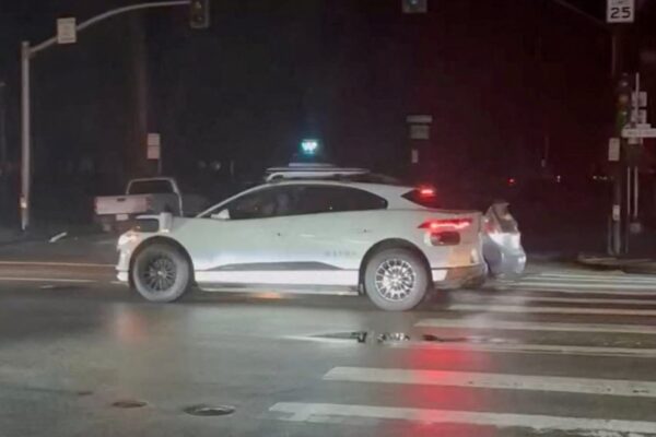 108244516 1766343171905 2025 12 21T082336Z 1950896696 RC2WKIAY5PVP RTRMADP 3 USA SANFRANCISCO OUTAGE