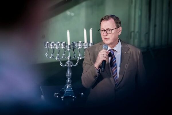 718da8bdd3819addc378538e4e871194