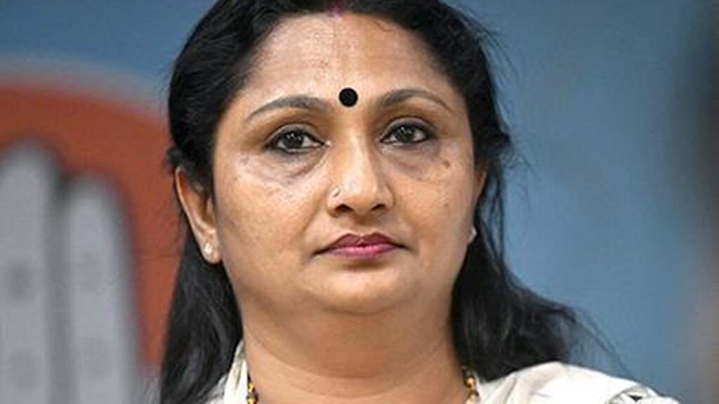 Deepthy Mary VaGVQFBJOOL.3.jpg