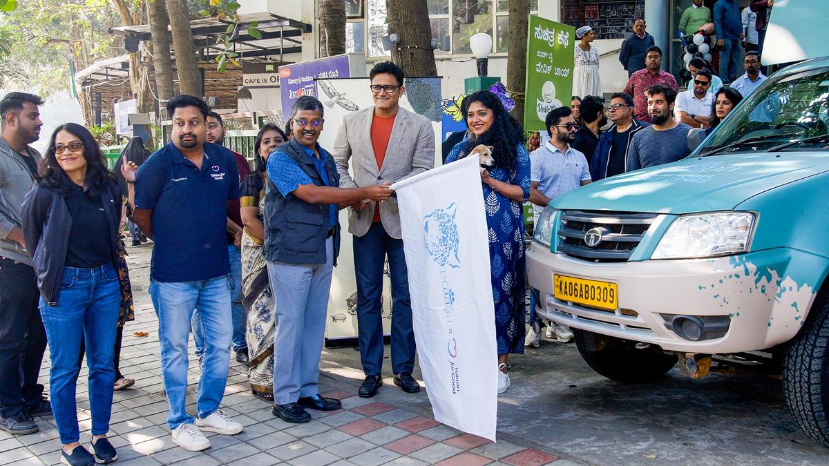 Tekion20Wildlife20Ambulance2001