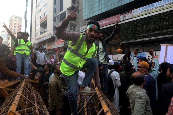 e2741231e259bd0718dd9002dc348293