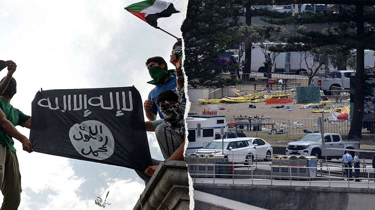 isis flag bondi attack split