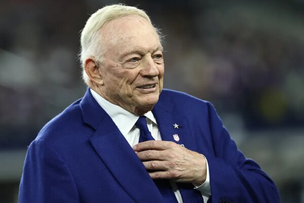 nfl cowboys jerry jones 122225 1