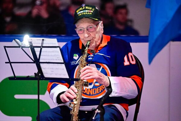 nhl islanders dominick critelli 122725