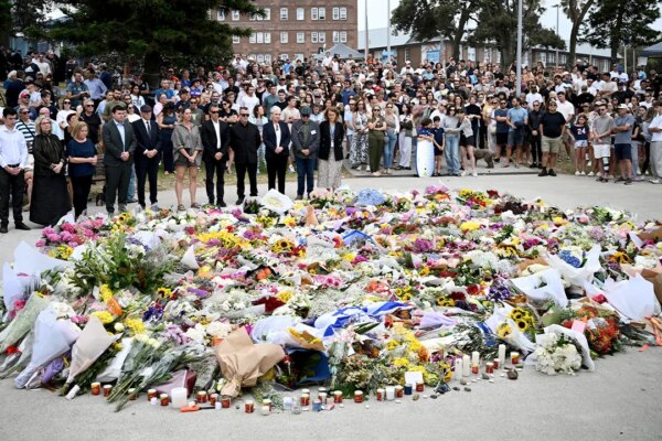 sydney australia attack bondi beach hanukkah 2025