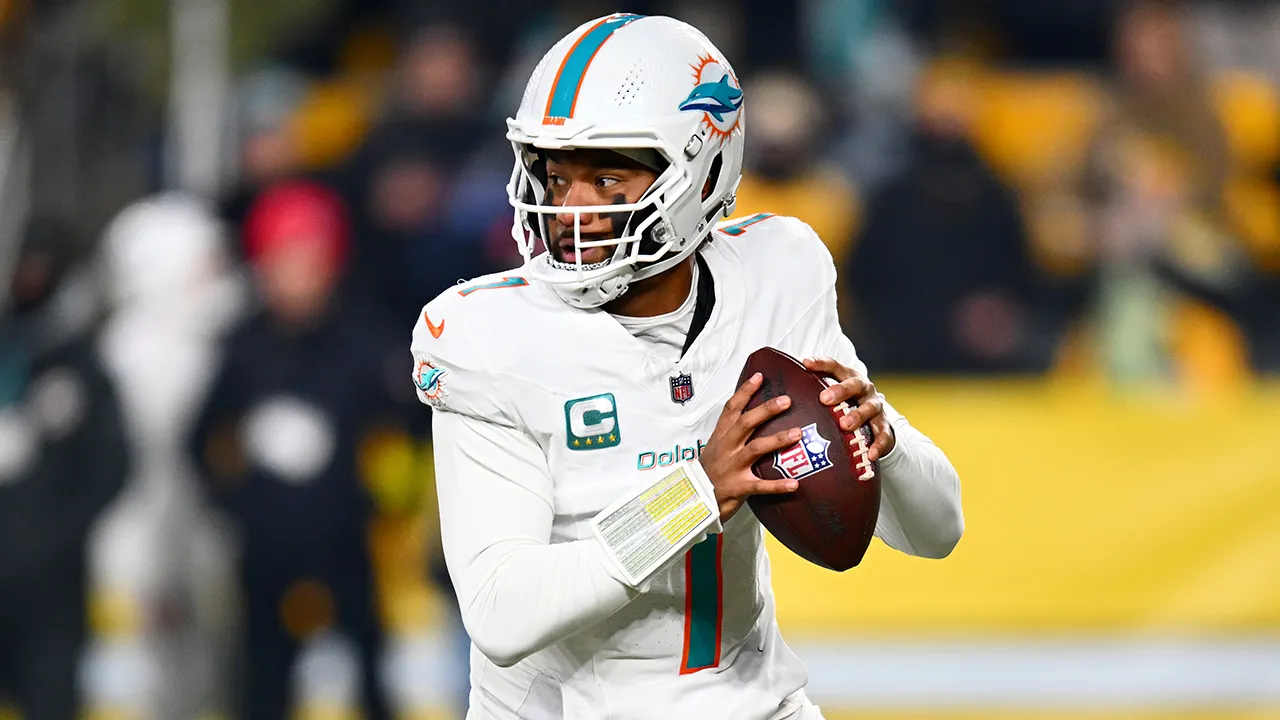 tua tagovailoa dolphins steelers 1