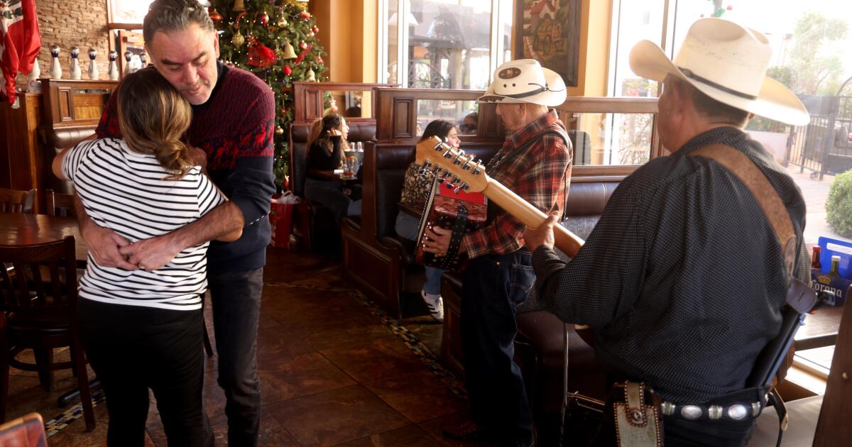 urlhttps3A2F2Fcalifornia times brightspot.s3.amazonaws.com2F412F4c2Ffd3b87984d57a593ce5483d0