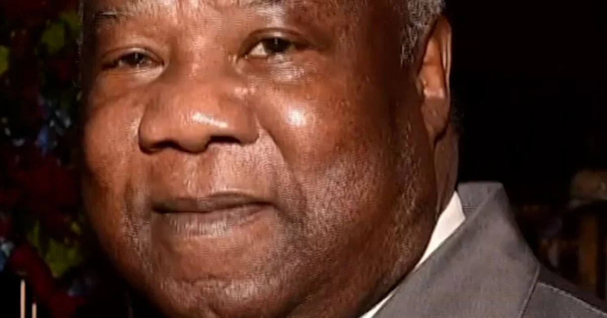 wired actor thumb j2rrce