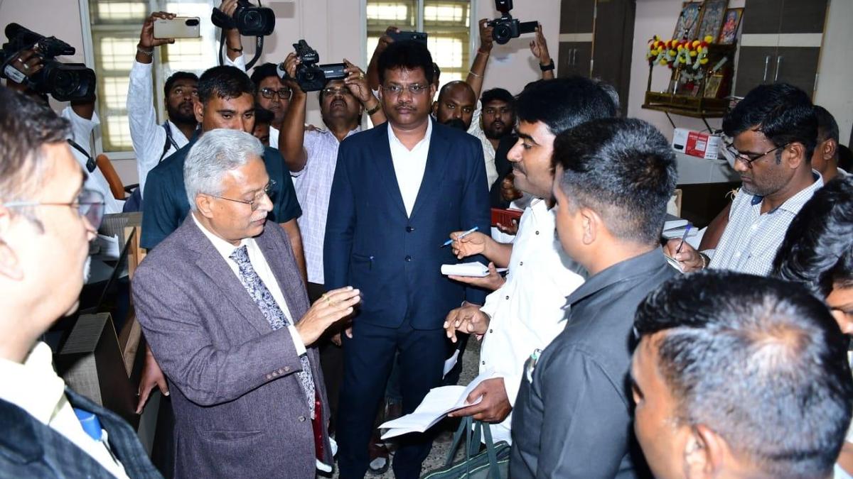 10258 5 1 2026 20 28 36 2 KLB LOKAYUKTA JUSTICE BS PATIL 2.JPG