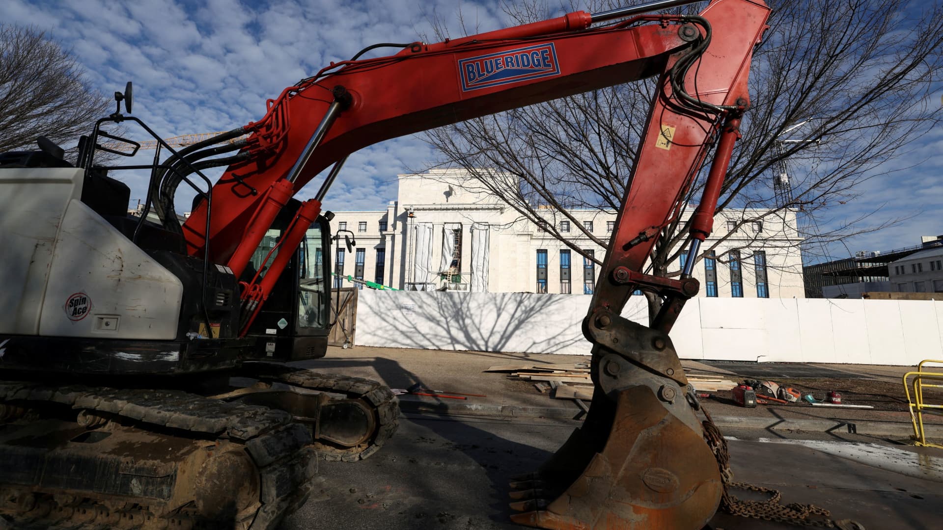 108251234 17682349282026 01 12t161830z 1088838756 rc2qziaacvle rtrmadp 0 usa trump fed powell.jpeg