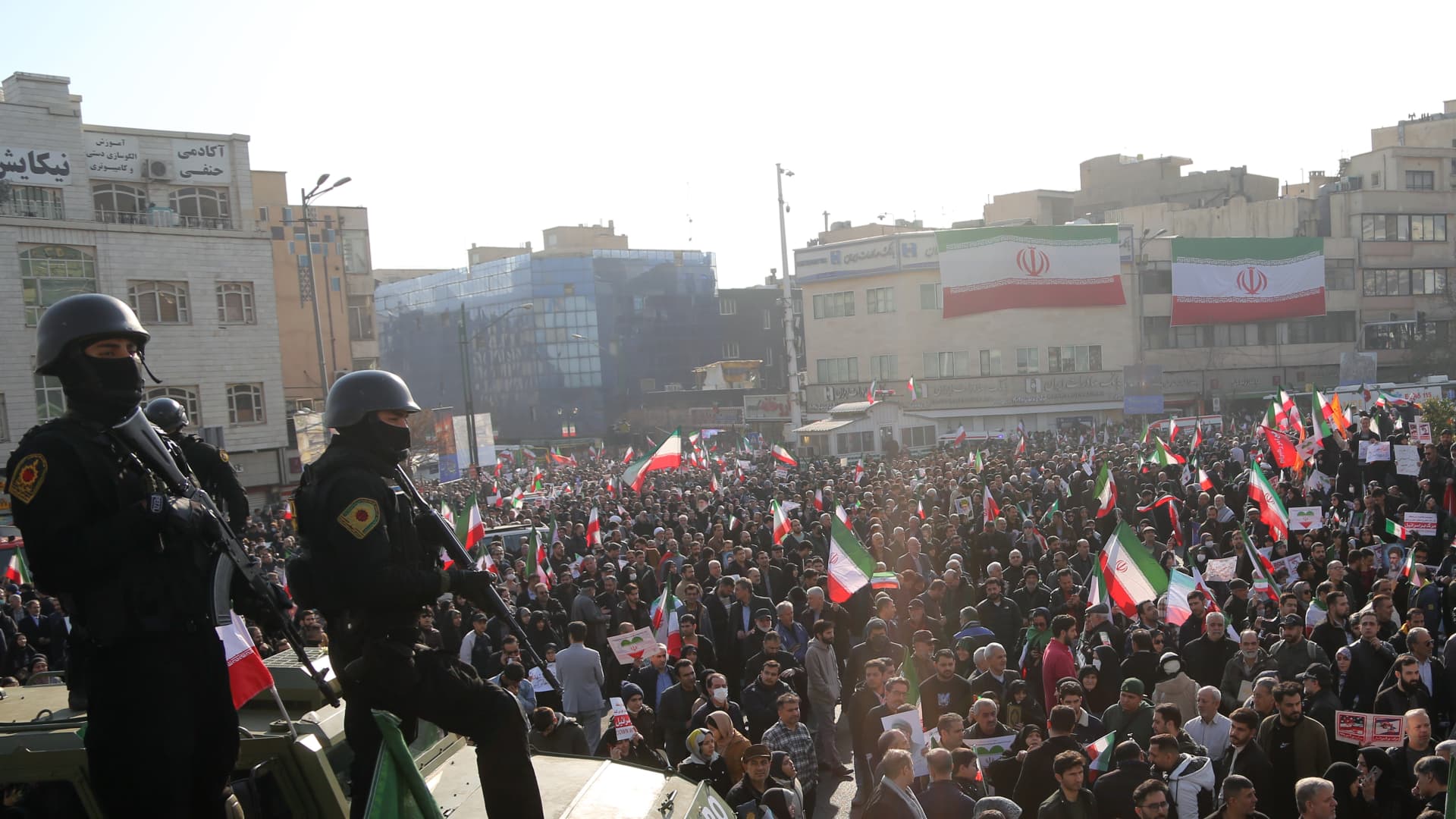 108251590 1768304813399 gettyimages 2255429681 AA 12012026 2599898.jpeg