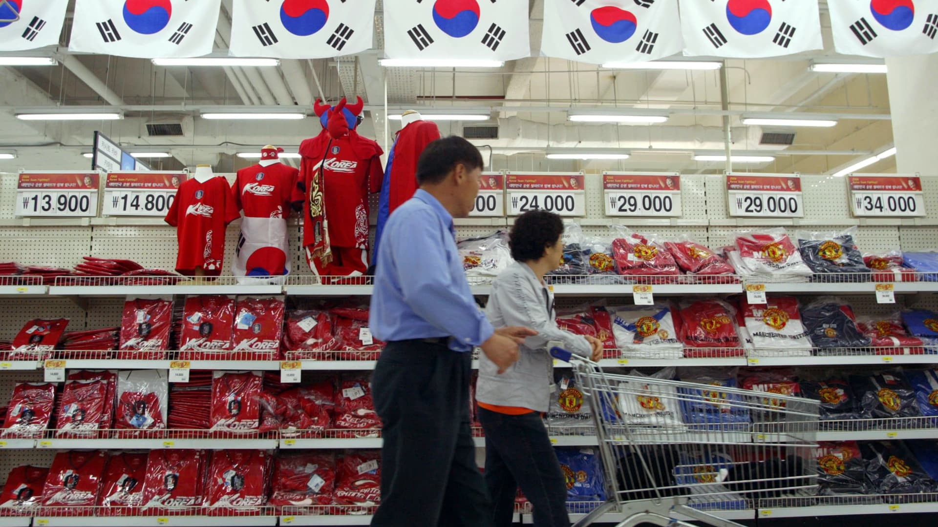 108255018 1769012063577 gettyimages 71006700 57666238CJ009 Walmart.jpeg