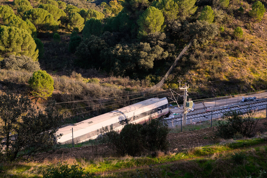 Investigation begins in Spain after fatal high-speed rail crash 1 1205285 1 Train standard.jpg