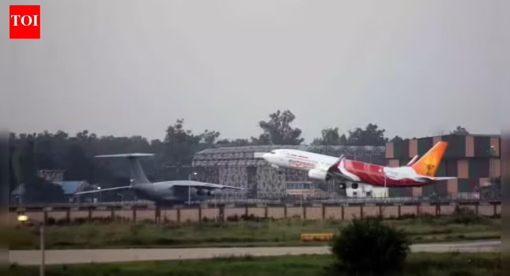 Indian carriers to induct about 100 aircraft annually for 15 years: Minister 1 1767573216 photo.jpg