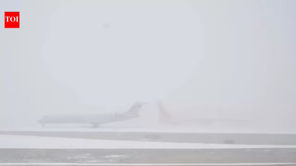Winter storm grounds US air travel: Over 10,000 flights cancelled on Sunday as snow batters major hubs 1 1769363863 photo.jpg