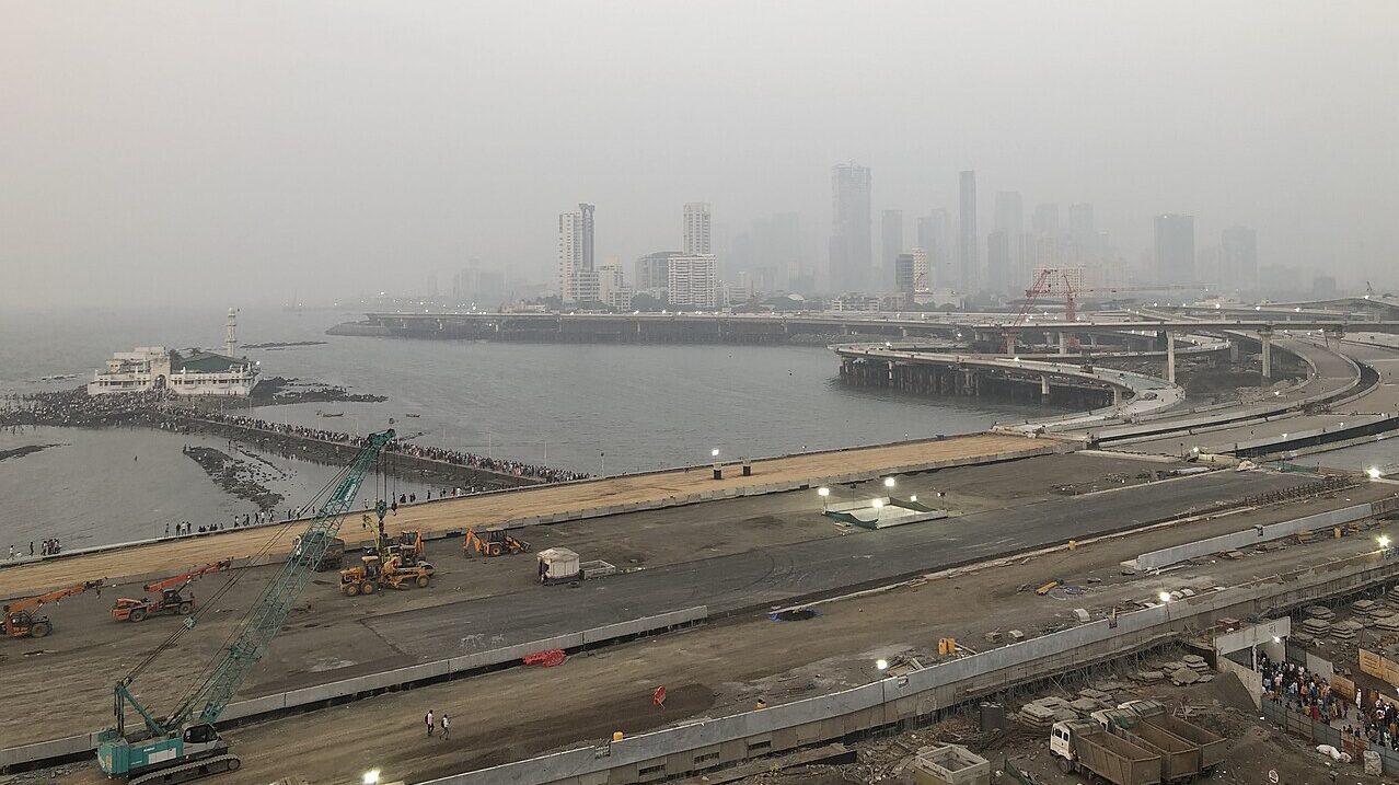 Coastal road under construction Mumbai e1768984031234.jpg