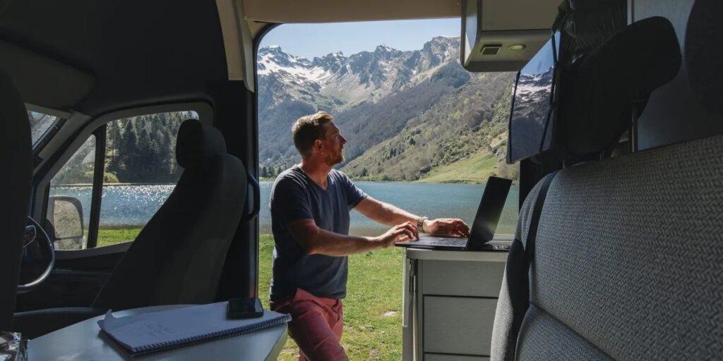 Meet the 'empowered non-complier': Workers who reject return to office when they feel like it 1 GettyImages 2149119618 e1767199646637