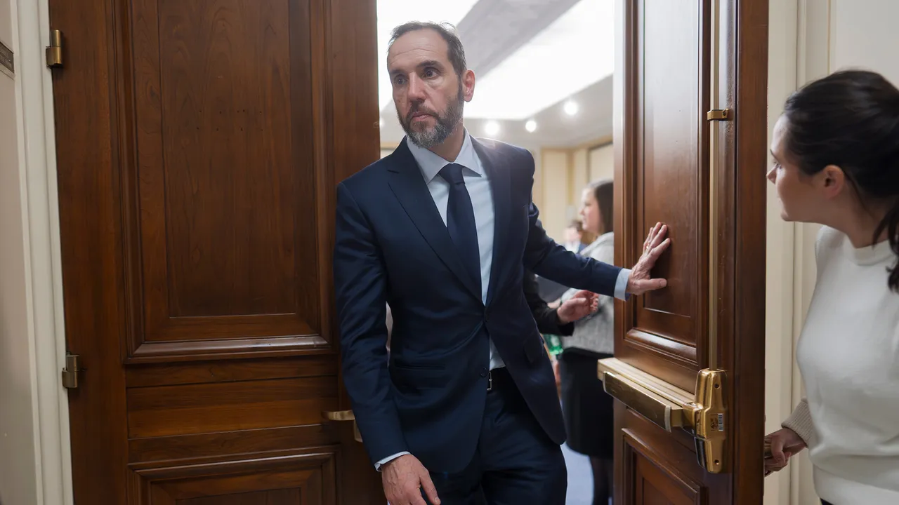 Marcus Smith AP25352001117917.jpg