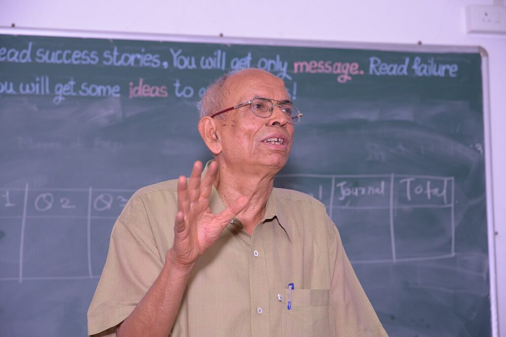 Prof. Madhav Gadgil Thematic Edit a thon Yashawantrao Chavan Institute of Science Satara 2017 1.jpg