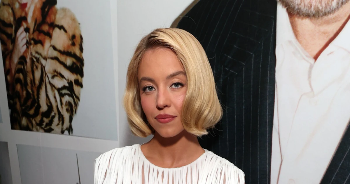 Sydney Sweeney Thumb Vert owkwpo.jpg