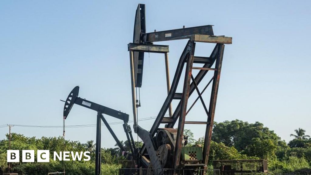 US may seize oil tanker heading for Europe, reports say 1 d5343090 eb25 11f0 a6a3 53d02379137e.jpg