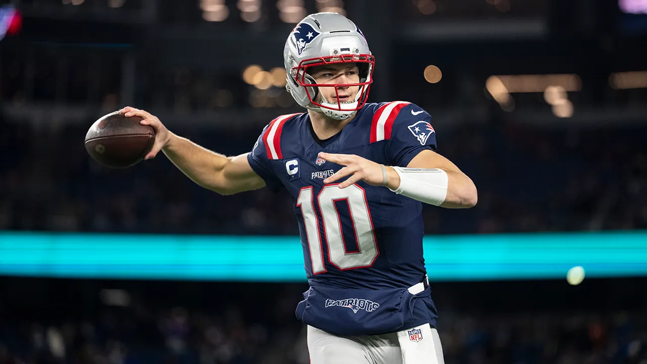 drake maye patriots chargers.jpg