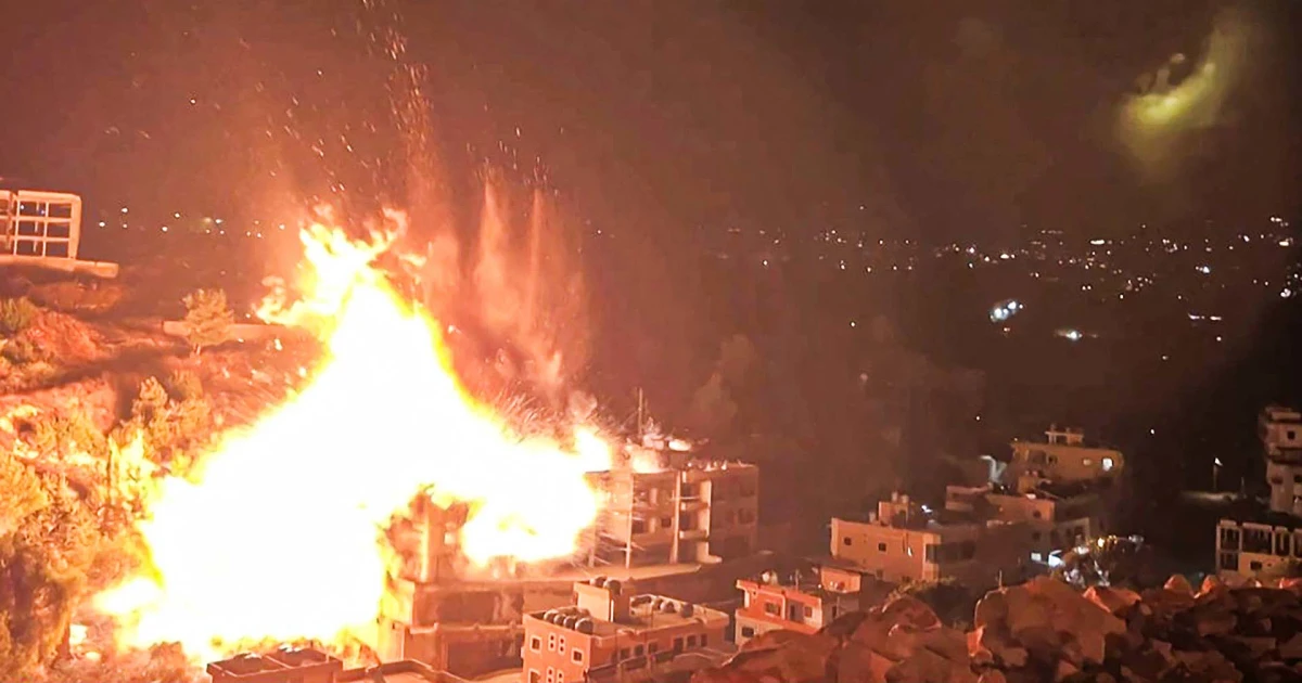 f tov lon lebanonblasts 260106 p0ye7o.jpg
