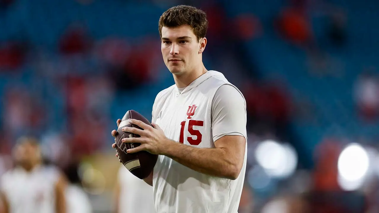 fernando mendoza indiana hoosiers.jpg