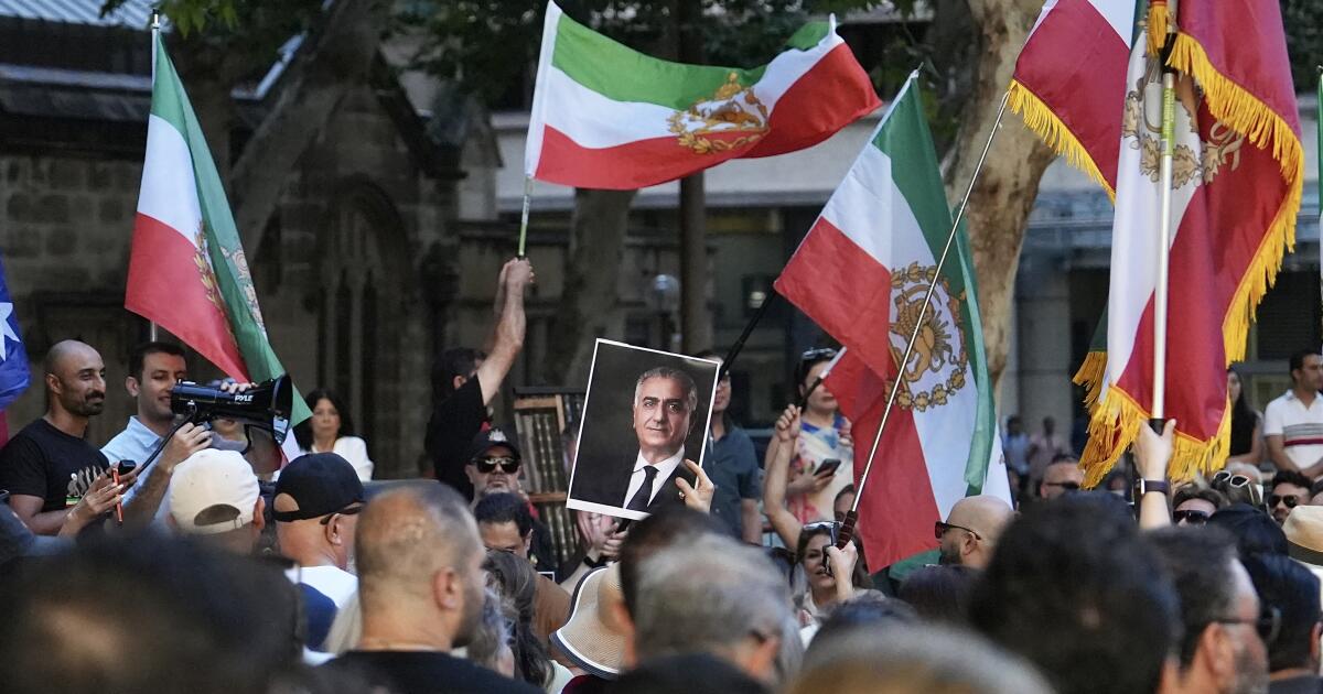 urlhttps3A2F2Fcalifornia times brightspot.s3.amazonaws.com2F282F882F6227c27b48d180d24019b2b5.jpeg