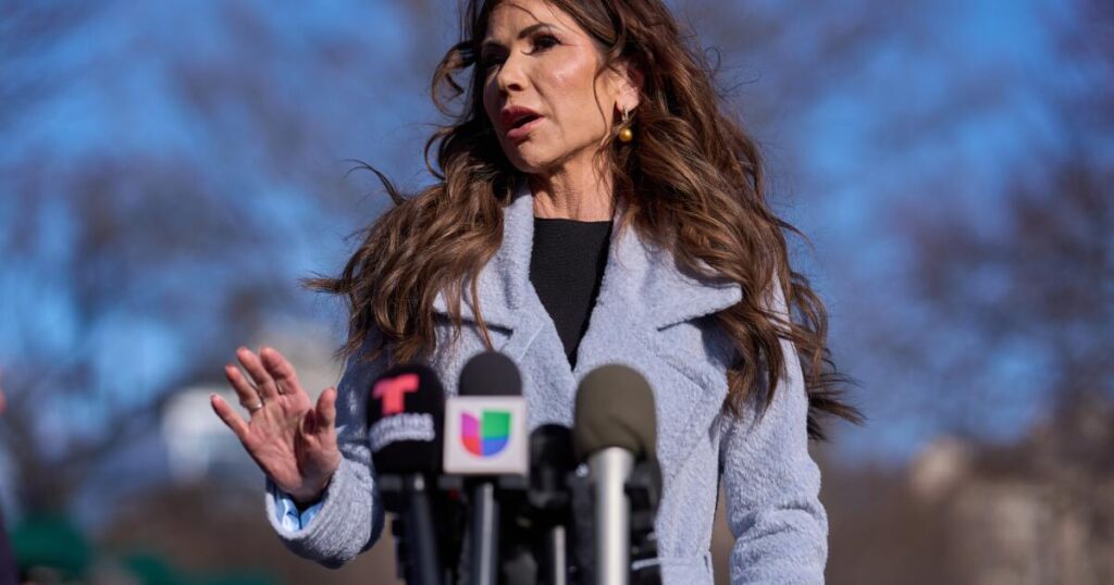 Shutdown likely as ICE killings in Minnesota prompt Democrats' revolt 1 urlhttps3A2F2Fcalifornia times brightspot.s3.amazonaws.com2Fe02Fb02Faa0a486c4e97b632099498ad.jpeg