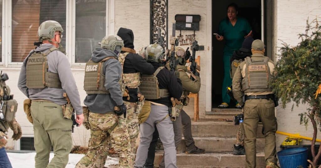 'Unconstitutional and cruel': ICE memo allows agents to enter homes without judicial warrant 1 urlhttps3A2F2Fcalifornia times brightspot.s3.amazonaws.com2Ff02F2d2F5efb7cc54cc5a40ec140d106.jpeg