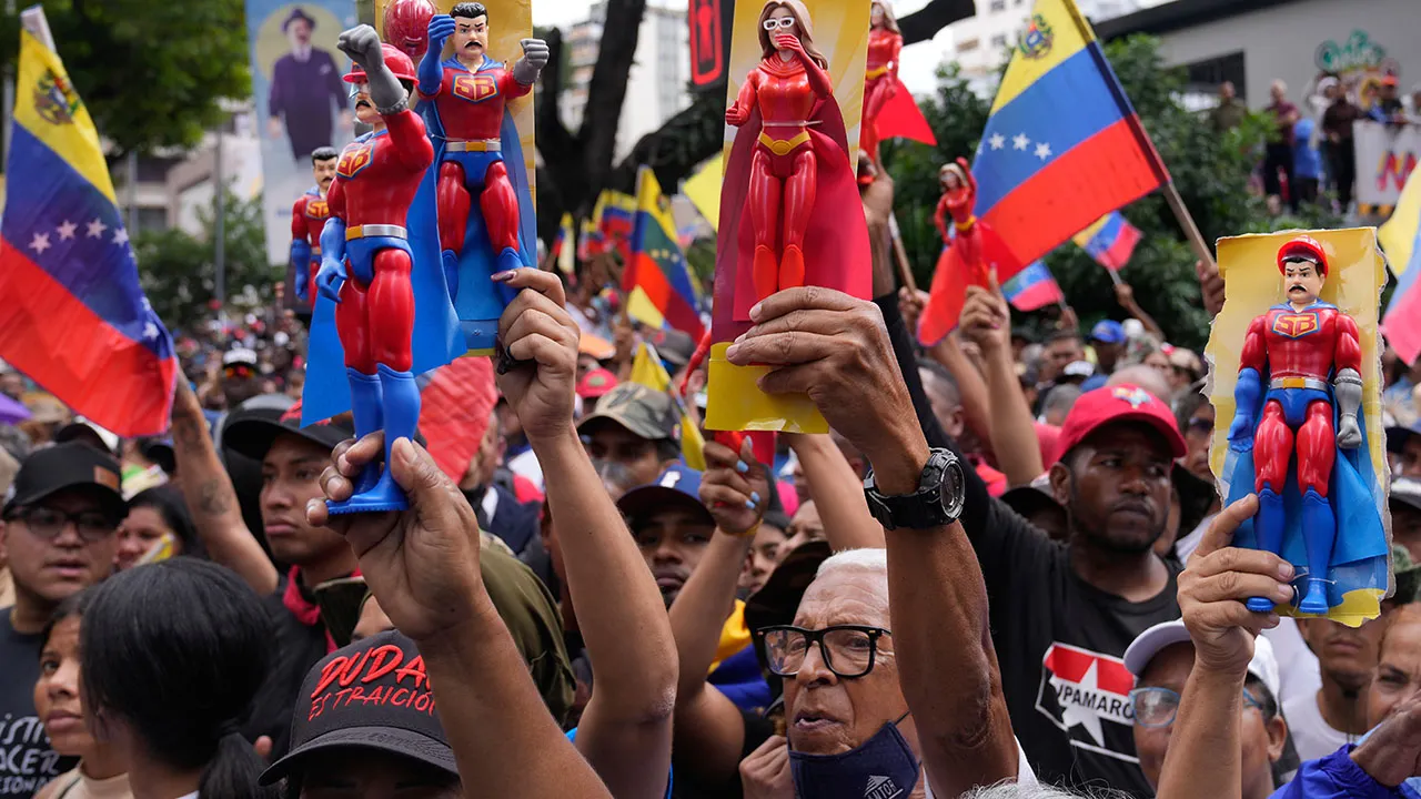 venezuela government supporters caracas.jpg