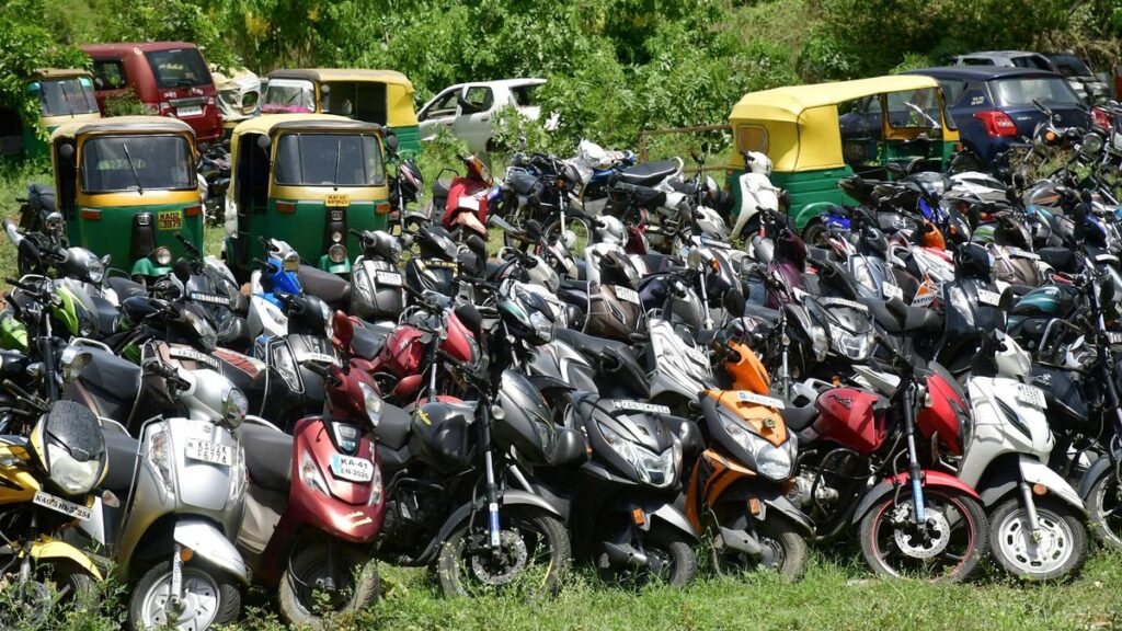 Seized vehicles pile up at Bengaluru police stations raising fire and safety concerns 1 6205 14 5 2021 19 14 21 2 DSC5176.JPG