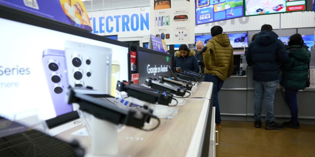 McKinsey report: What Walmart, JPMorgan Chase, and Progressive invest in during uncertain times 1 GettyImages 2248257004.jpg