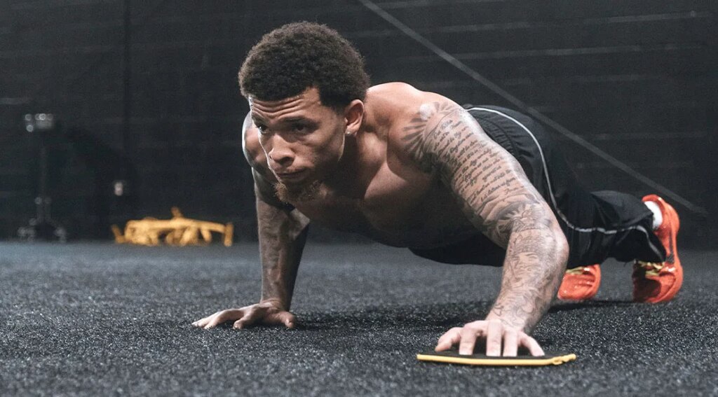 Skyy Moore working out using his GOATA training method and technique.jpg