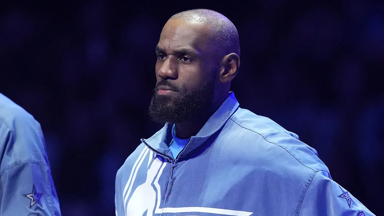 lebron james all star game 1.jpg