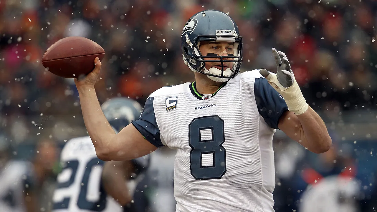 matt hasselbeck in action seahawks bears.jpg