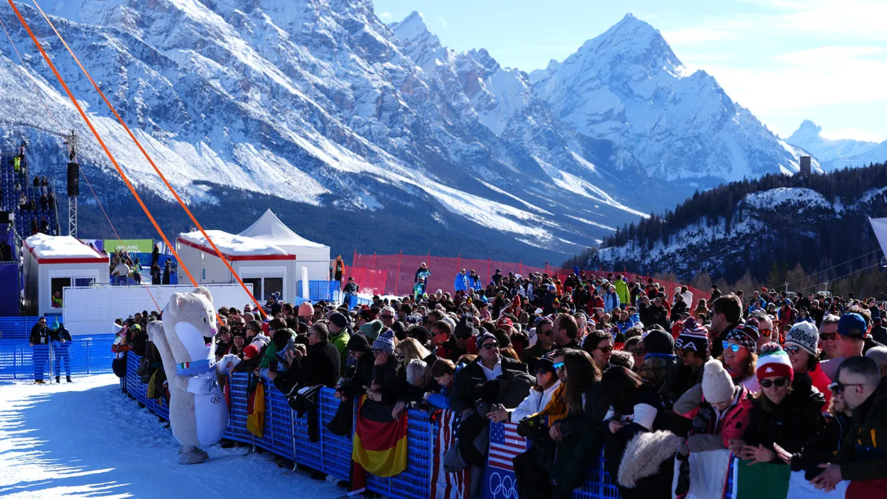 milan crowd 21426.jpg