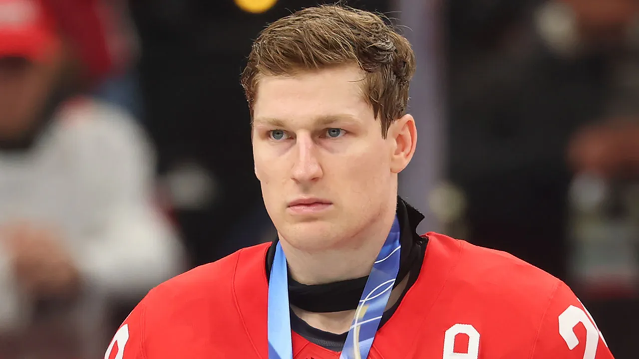 nathan mackinnon canada 1.jpg