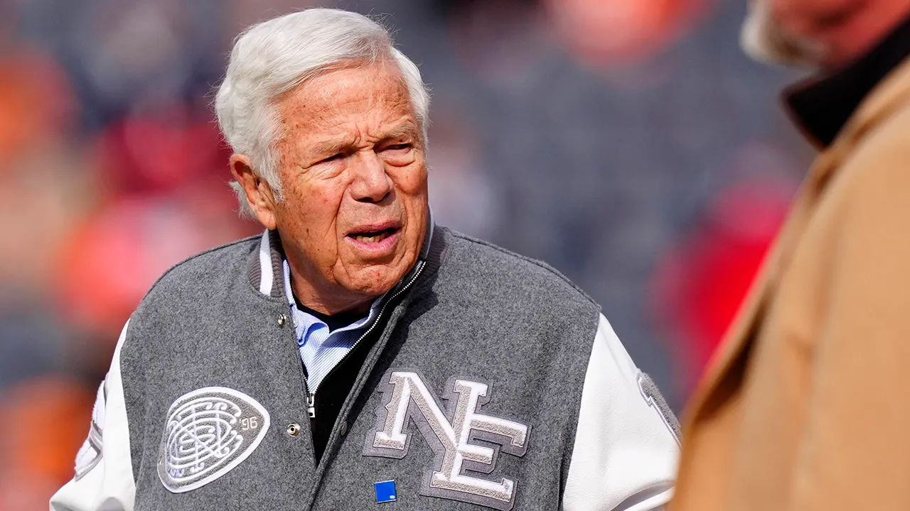 nfl patriots robert kraft 020626 1.jpg