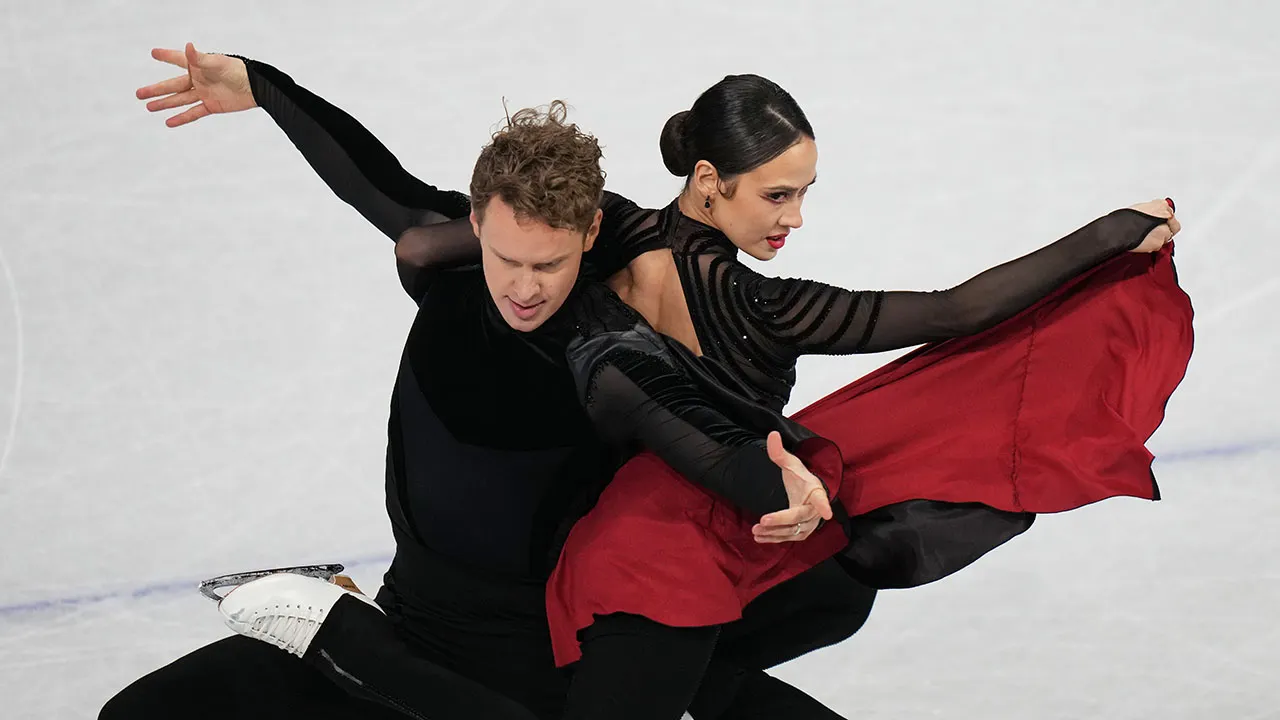 olympics madison chock evan bates 020826 1.jpg