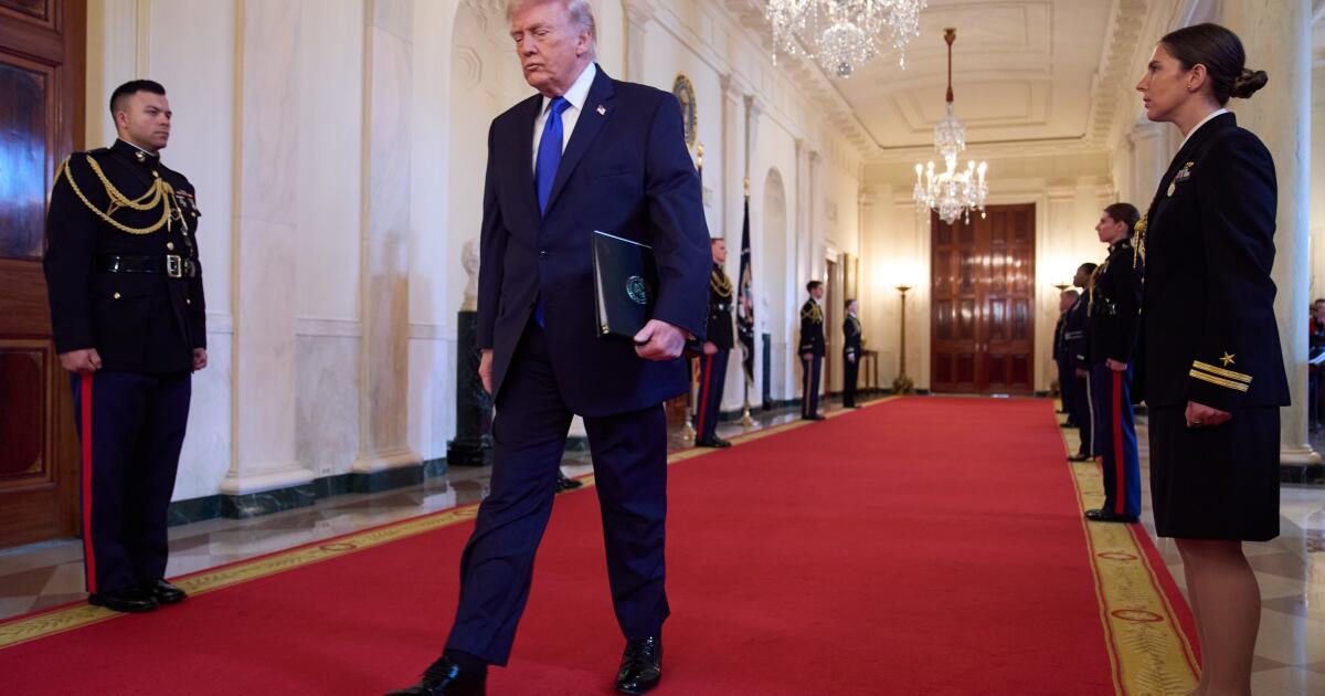 urlhttps3A2F2Fcalifornia times brightspot.s3.amazonaws.com2F002Fe12F6755c4b0408a87b6a251d6ac.jpeg