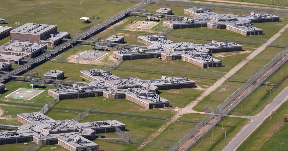 urlhttps3A2F2Fcalifornia times brightspot.s3.amazonaws.com2F662F8c2F9bf930e343e8907c16e3c678.jpeg