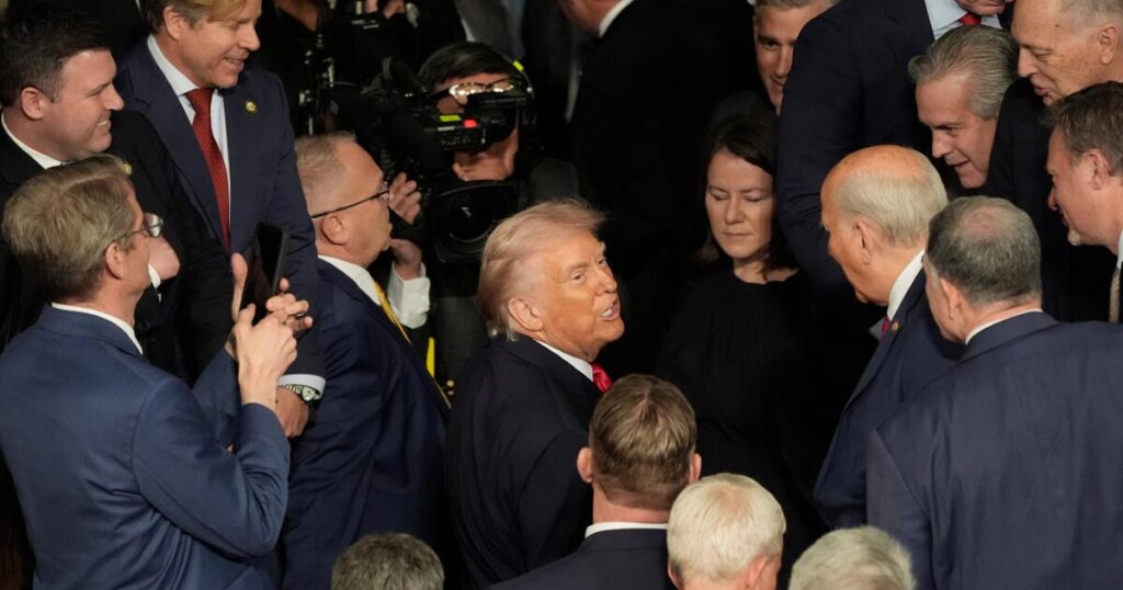 Trump threw some elbows in his speech, but hardly beat back his critics 1 urlhttps3A2F2Fcalifornia times brightspot.s3.amazonaws.com2F7c2F942F898c33194b81b651913a1272.jpeg