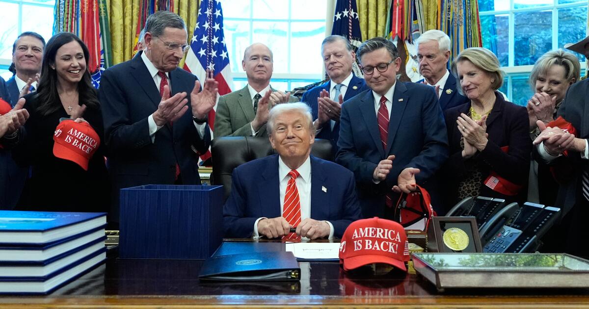 urlhttps3A2F2Fcalifornia times brightspot.s3.amazonaws.com2Ffa2F0d2F8c697f834bb9b386ca48bbf3.jpeg