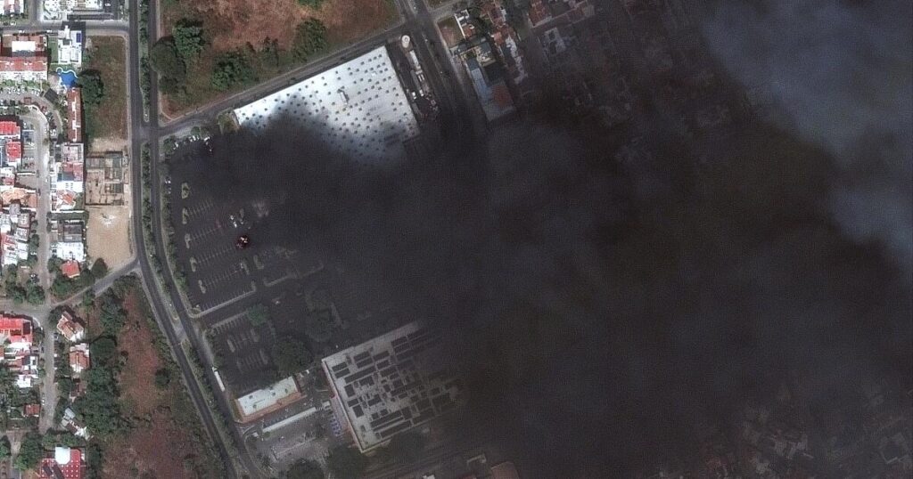 Californians 'hunkering down' in Puerto Vallarta after cartel violence 1 urlhttps3A2F2Fcalifornia times brightspot.s3.amazonaws.com2Fff2Fa82F1a09f5d2481e965cd41d33b0.jpeg