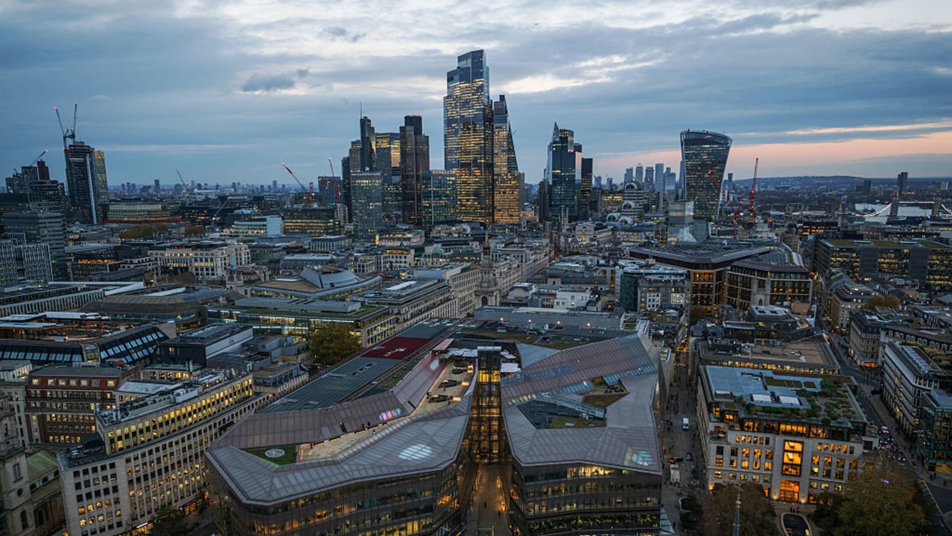 108231474 1764053976583 gettyimages 2246869416 UK BUSINESS.jpeg