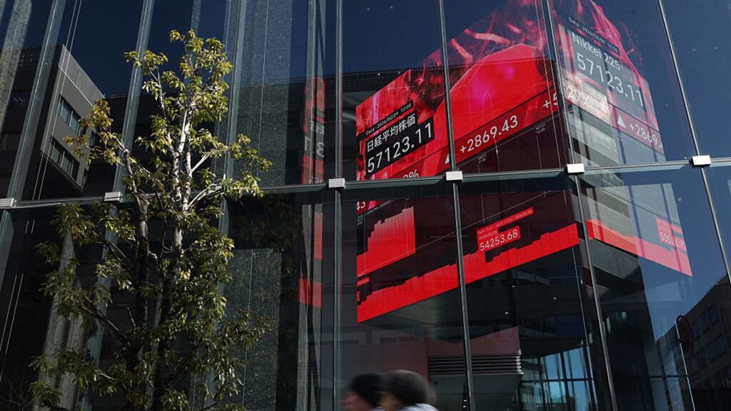 Nikkei 225, Kospi, Hang Seng Index 1 108263029 1770601041611 gettyimages 2260105692 JAPAN STOCKS.jpeg