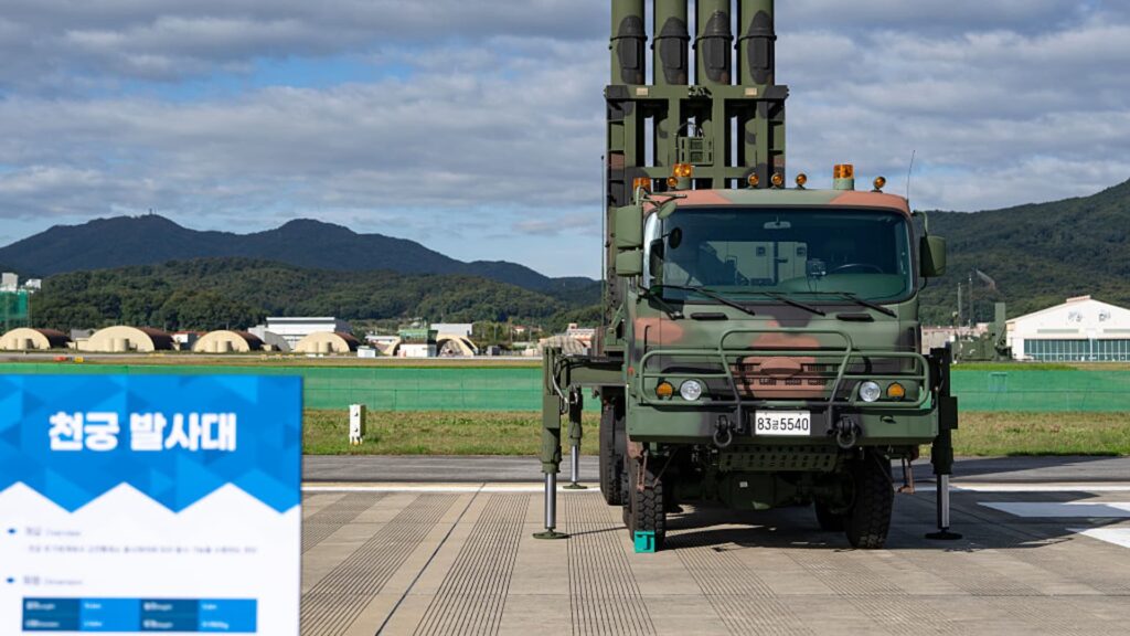 South Korea defense stocks soar with heavyweight Hanwha Aerospace surging 22% 1 108272450 1772497381508 gettyimages 2241163024 jung seoulade251017 npJQO.jpeg